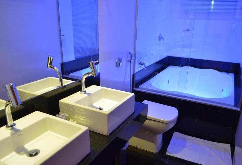 מיטת קינג בסוויטה, Hz