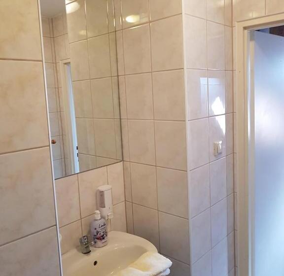 סטודיו משפחתי, Jasminum