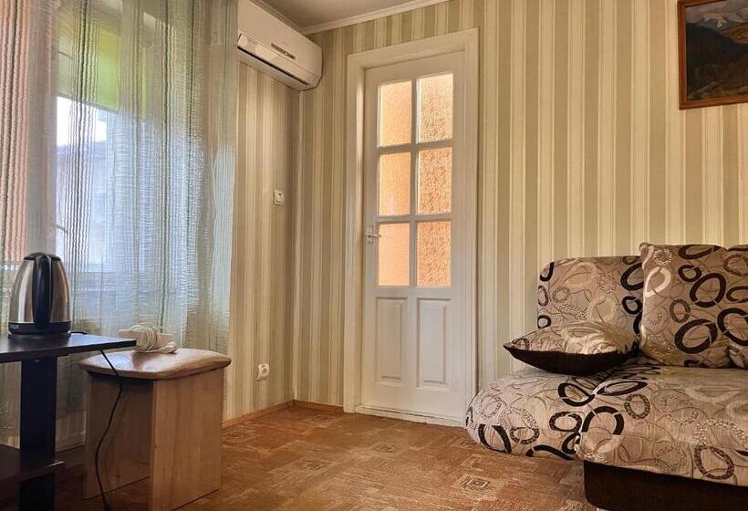 スタンダードトリプルルーム, Mala Praha