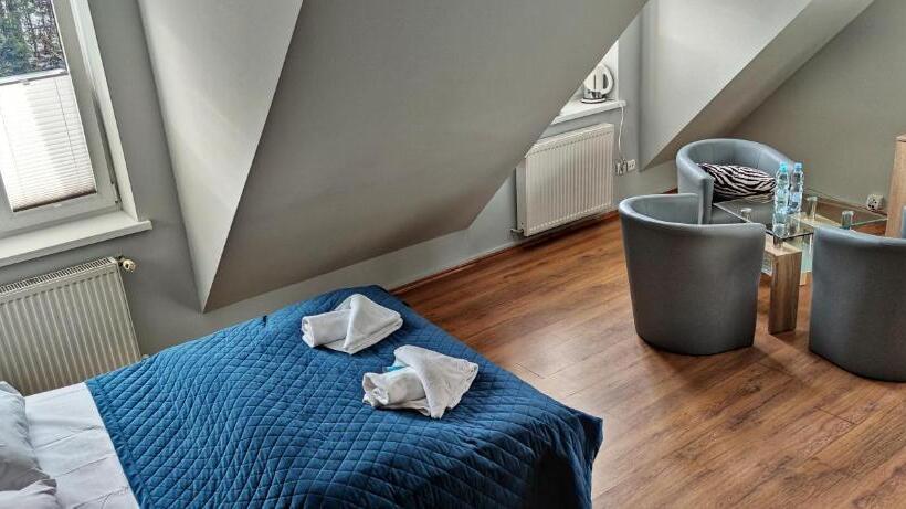 اتاق استاندارد سه نفره, Ośrodek Konferencyjno Wypoczynkowy Krucze Skały W Karpaczu