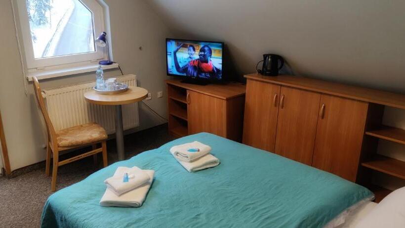 اتاق استاندارد یک نفره, Ośrodek Konferencyjno Wypoczynkowy Krucze Skały W Karpaczu