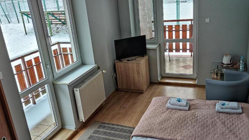 اتاق استاندارد یک نفره, Ośrodek Konferencyjno Wypoczynkowy Krucze Skały W Karpaczu