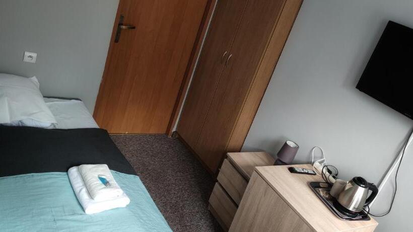اتاق استاندارد یک نفره, Ośrodek Konferencyjno Wypoczynkowy Krucze Skały W Karpaczu