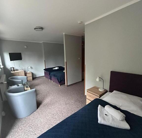 اتاق استاندارد سه نفره, Ośrodek Konferencyjno Wypoczynkowy Krucze Skały W Karpaczu