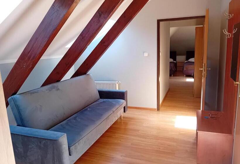 اتاق خانوادگی, Ośrodek Konferencyjno Wypoczynkowy Krucze Skały W Karpaczu