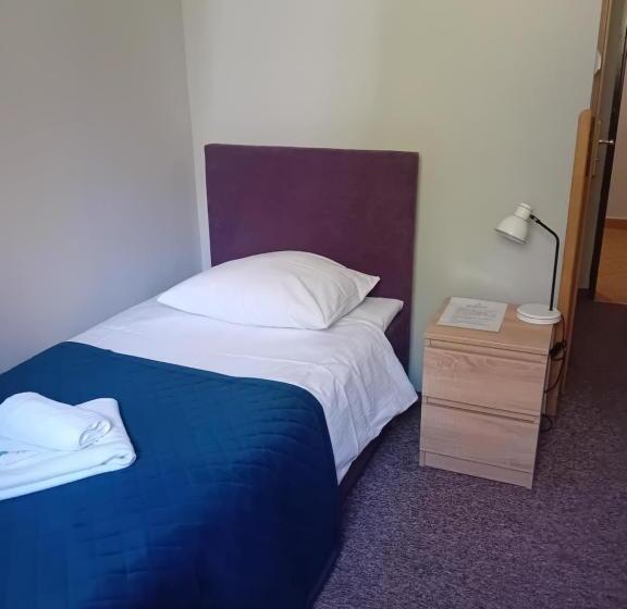 اتاق استاندارد یک نفره, Ośrodek Konferencyjno Wypoczynkowy Krucze Skały W Karpaczu