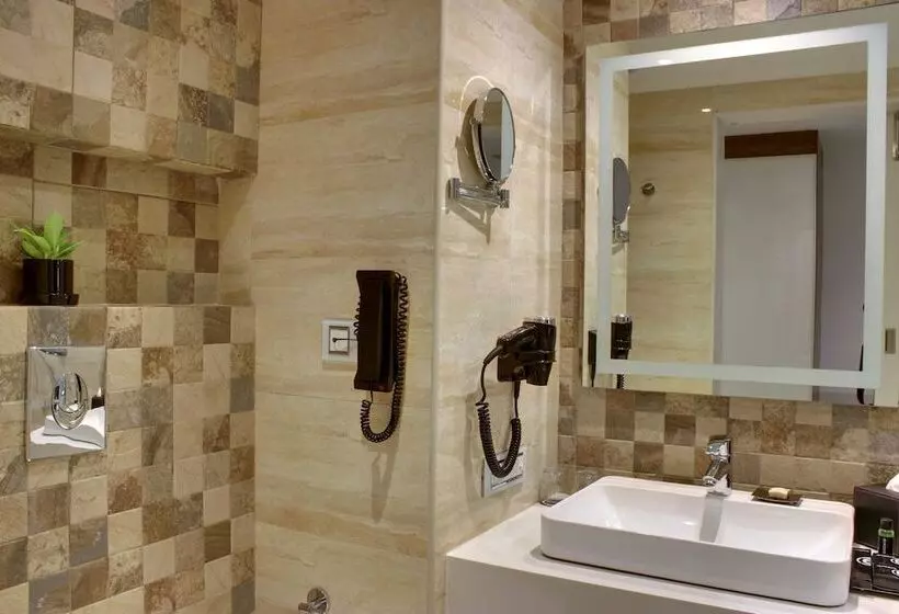 اتاق لوکس, Ramada Encore Domlur Bangalore