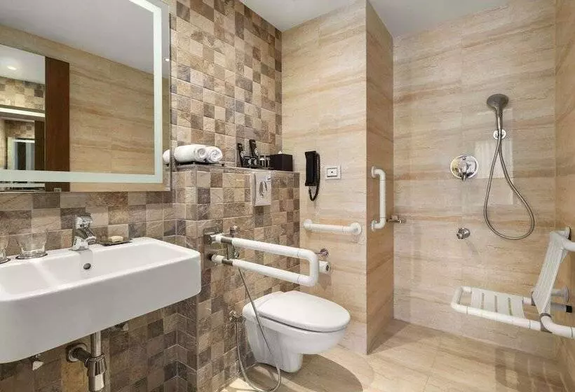 اتاق لوکس, Ramada Encore Domlur Bangalore
