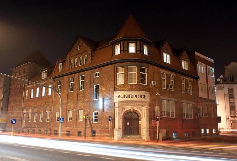 スタンダードルーム, Sukiennice