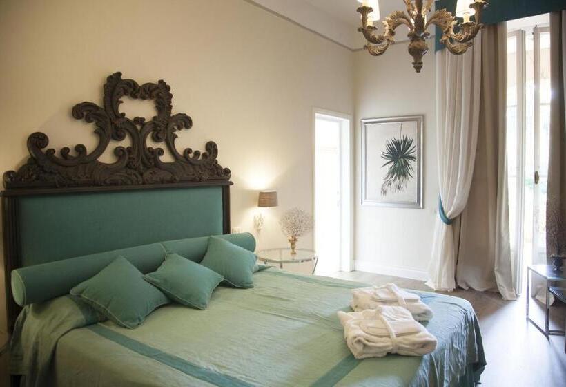 غرفة كلاسيكية مع بلكونة, Villa Maremonti