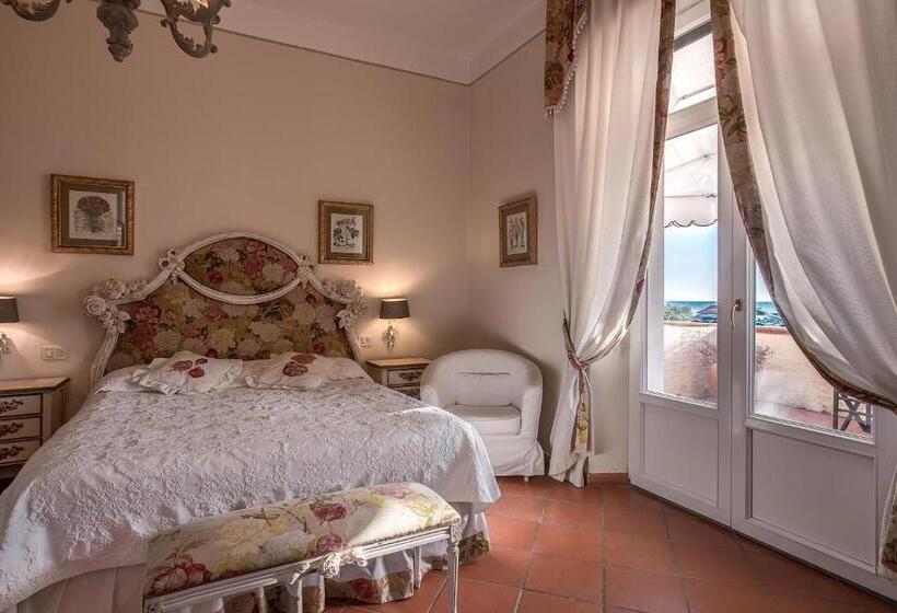 غرفة كلاسيكية مع بلكونة, Villa Maremonti