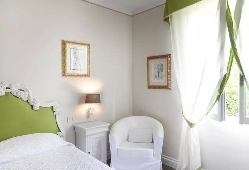 Classic room with balcony, Villa Maremonti