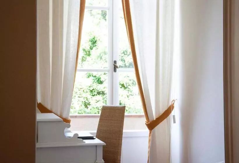 Classic room with balcony, Villa Maremonti