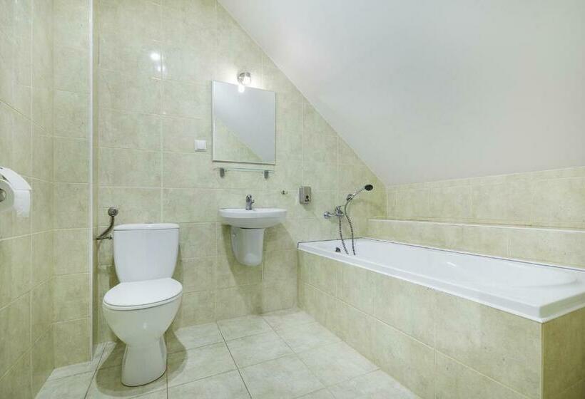 标准三人间, Wena