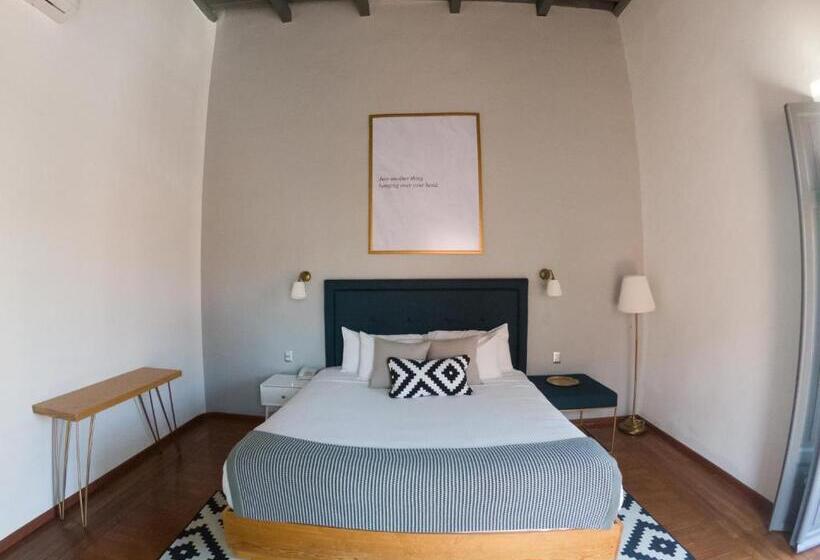 سوییت جونیور, Markee Hotel Boutique