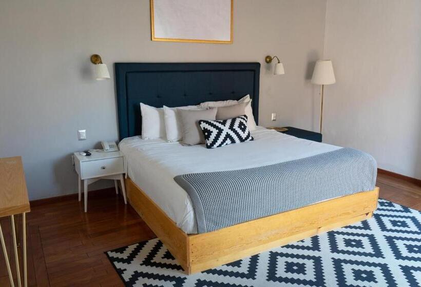 سوییت جونیور, Markee Hotel Boutique