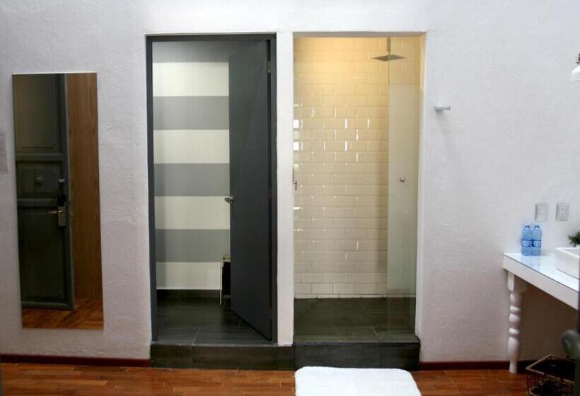 سوییت جونیور, Markee Hotel Boutique