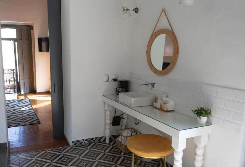 سوئیت مستر, Markee Hotel Boutique