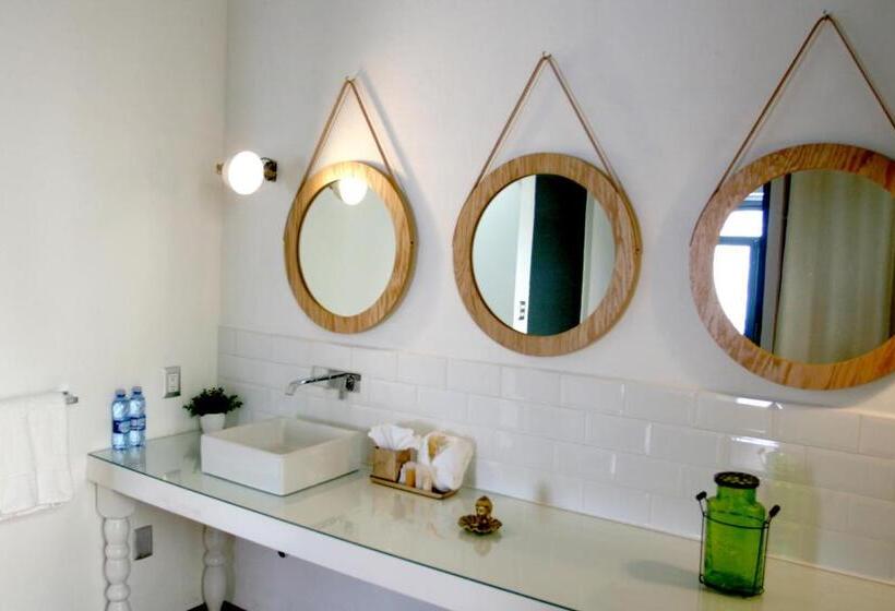 سوئیت مستر, Markee Hotel Boutique