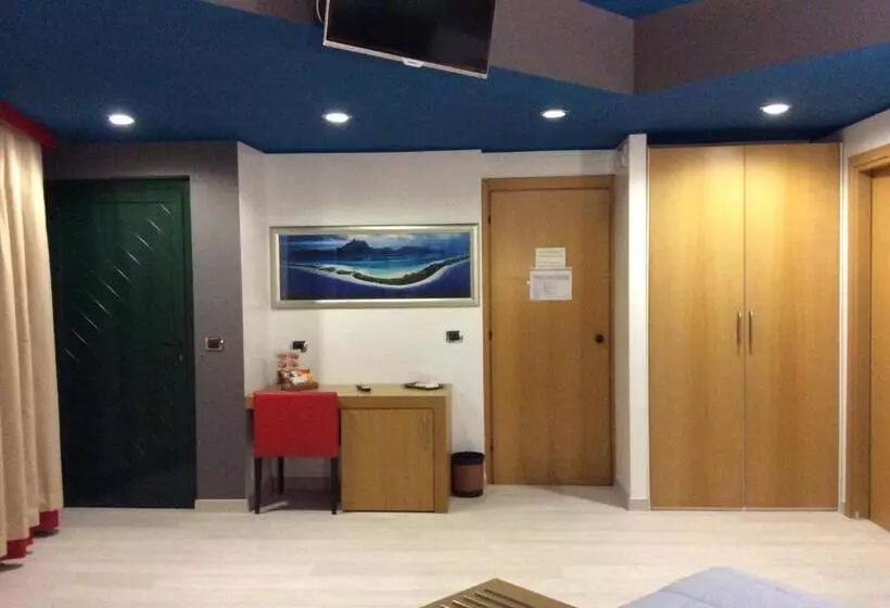 اتاق استاندارد سه نفره, Motel Futura