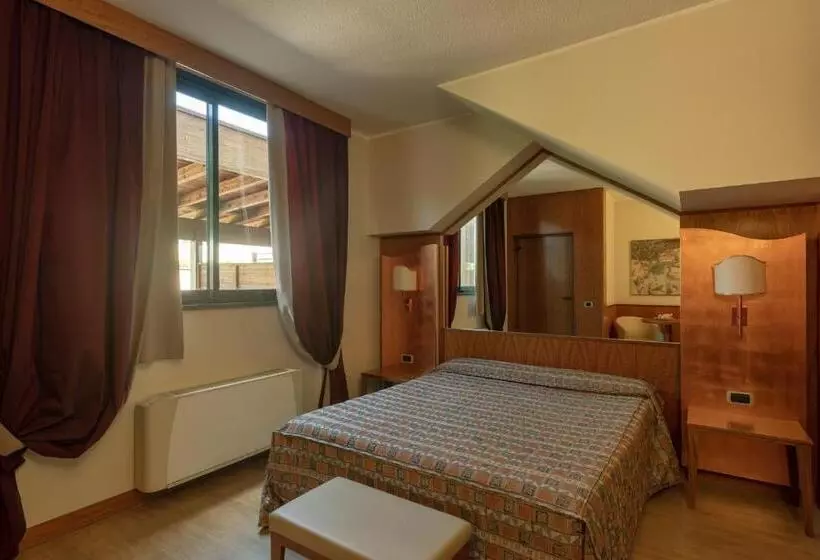 اتاق استاندارد یک نفره, Motel Futura