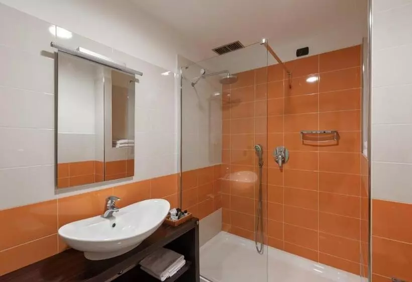 اتاق استاندارد, Motel Futura
