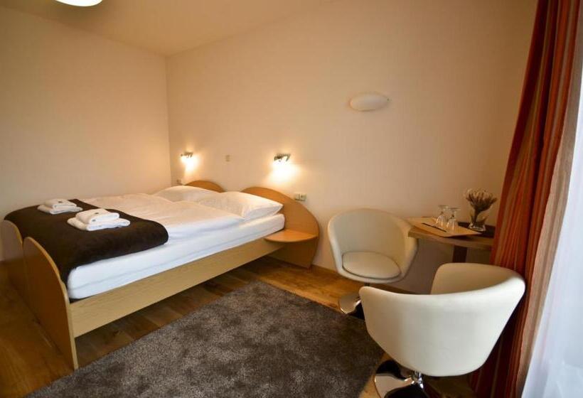 スーペリアトリプルルーム, U Kozicky