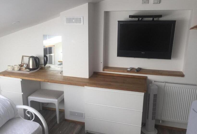 חדר משפחתי, Barton Gate Farm B&b
