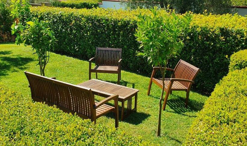 Номер Стандарт Вид на Сад, Agriturismo La Rondine