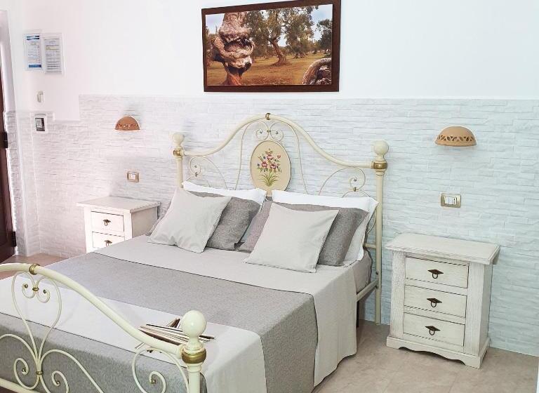 غرفة قياسية رباعية مطلة على الحديقة, Agriturismo La Rondine