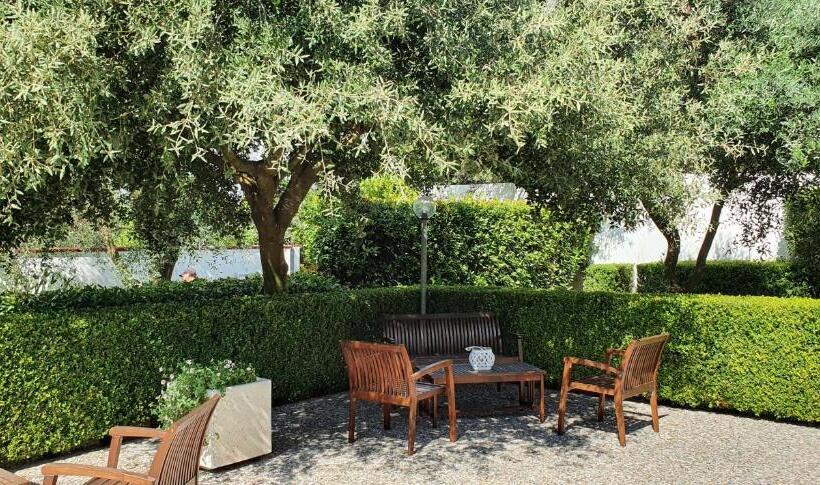 غرفة قياسية رباعية مطلة على الحديقة, Agriturismo La Rondine