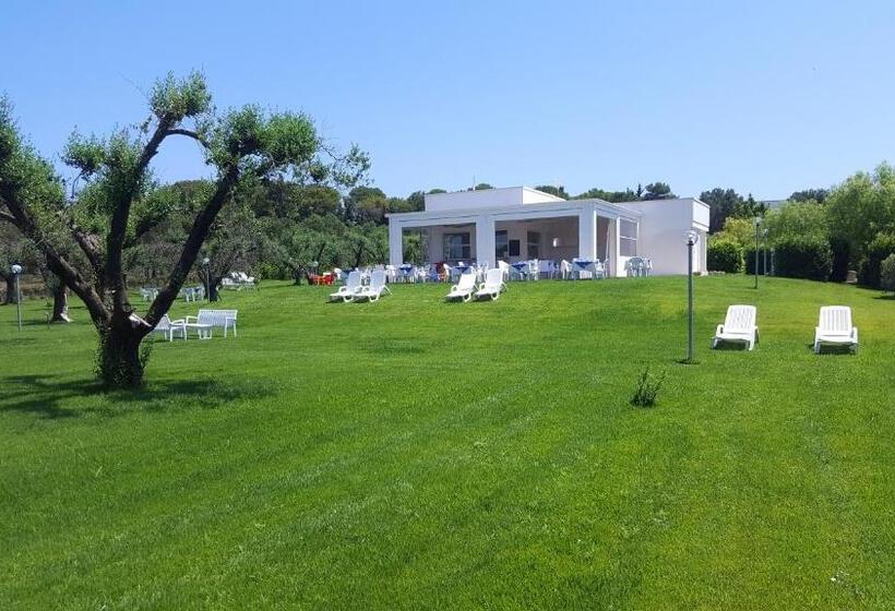 غرفة قياسية رباعية مطلة على الحديقة, Agriturismo La Rondine