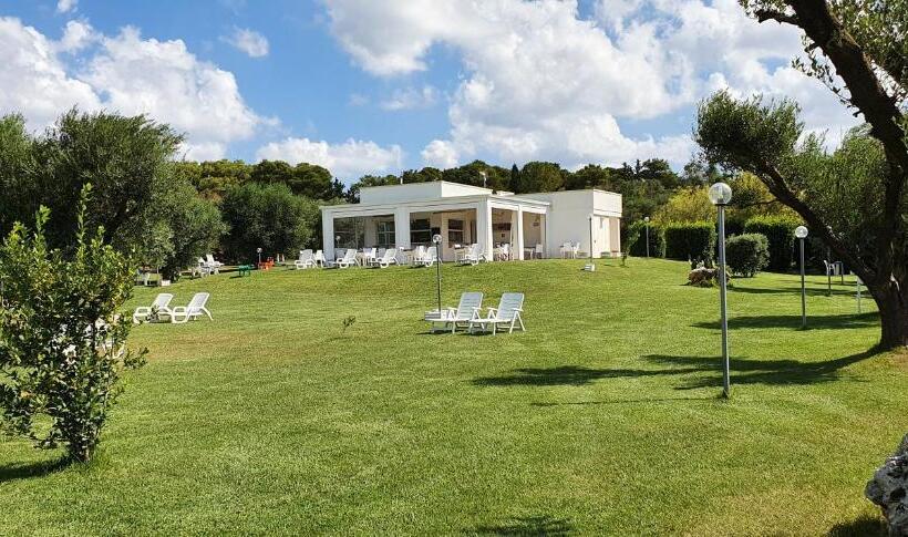 غرفة قياسية ثلاثية مطلة علي الحديقة, Agriturismo La Rondine