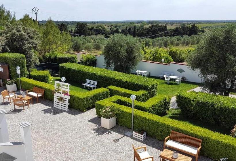غرفة قياسية ثلاثية مطلة علي الحديقة, Agriturismo La Rondine