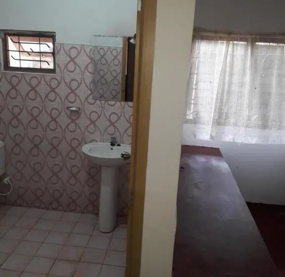 اتاق استاندارد یک نفره, Margosa Guesthouse
