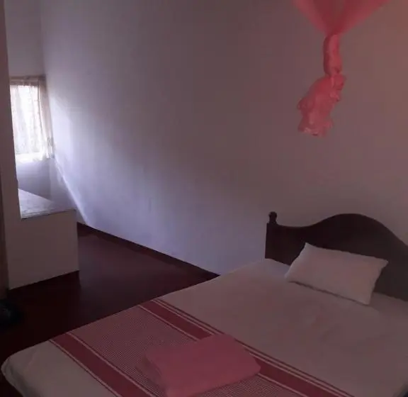 اتاق استاندارد یک نفره, Margosa Guesthouse