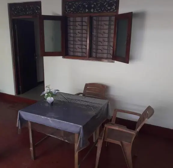 اتاق استاندارد سه نفره, Margosa Guesthouse