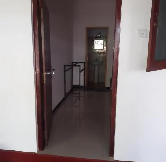 اتاق استاندارد سه نفره, Margosa Guesthouse