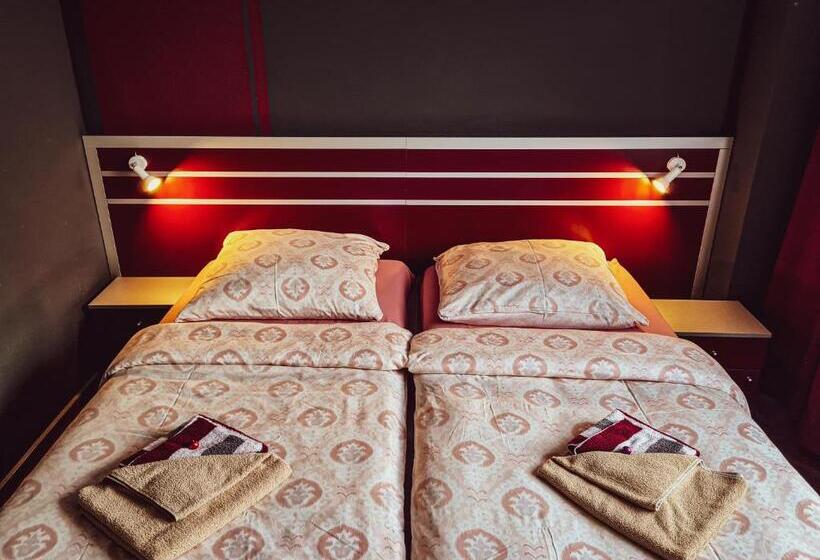 חדר סטנדרט, 108