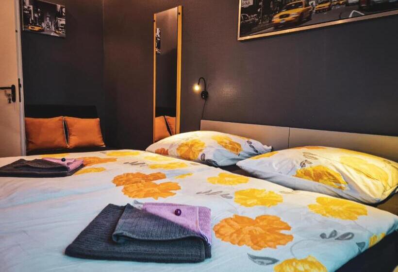 חדר קומפורט, 108