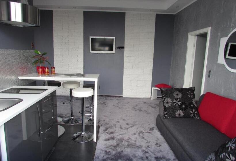 חדר משפחתי דלוקס, 108