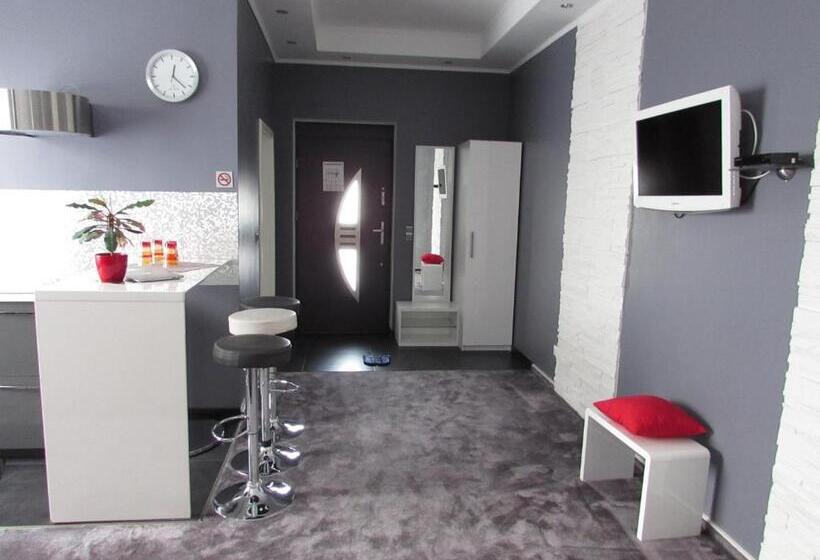 חדר משפחתי דלוקס, 108