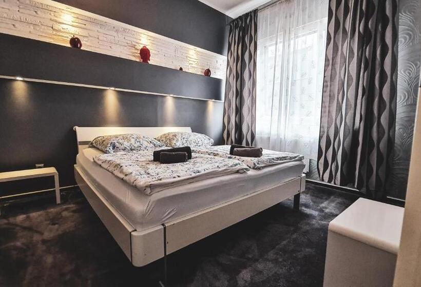 חדר משפחתי דלוקס, 108