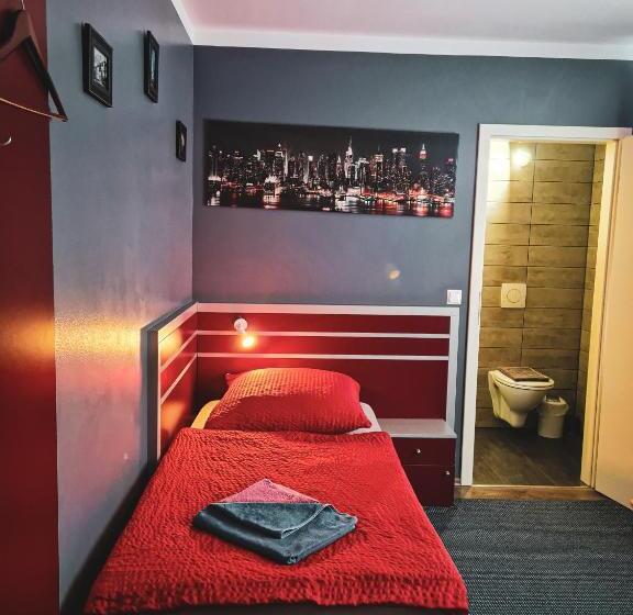 חדר סטנדרט יחיד, 108