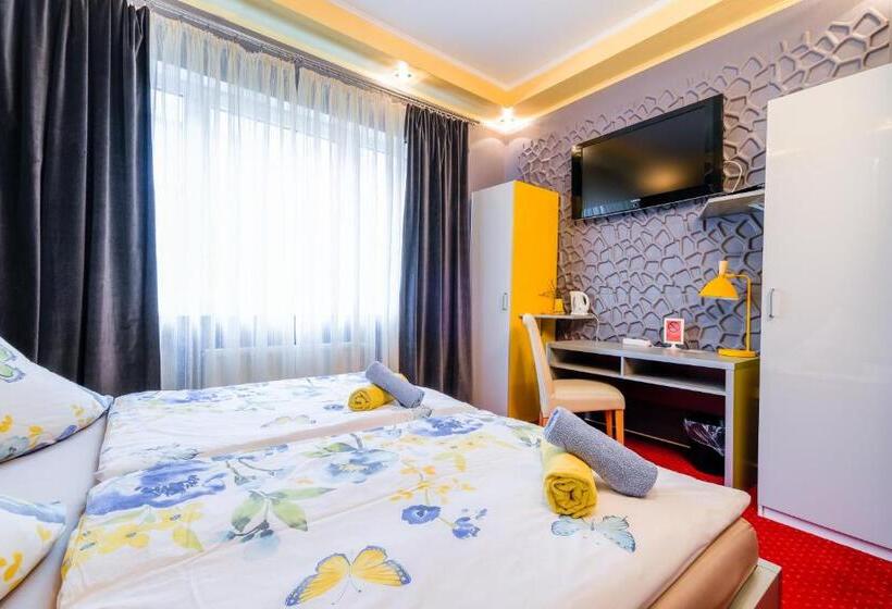 חדר קומפורט, 108