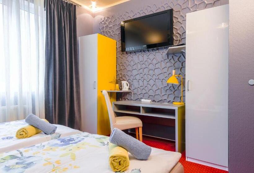 חדר קומפורט, 108