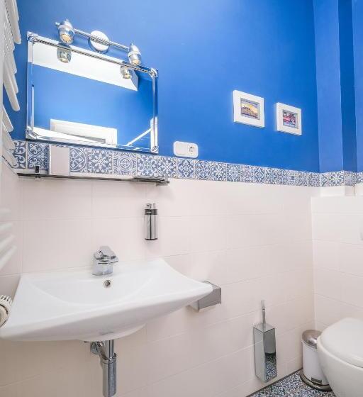 חדר משפחתי דלוקס, 108