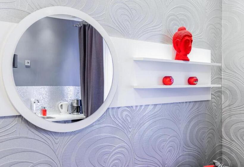 חדר משפחתי דלוקס, 108