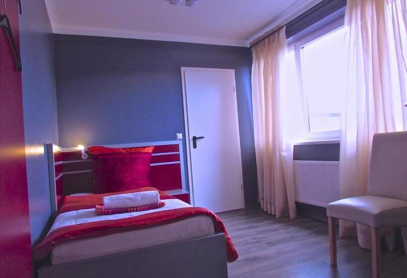 חדר סטנדרט יחיד, 108