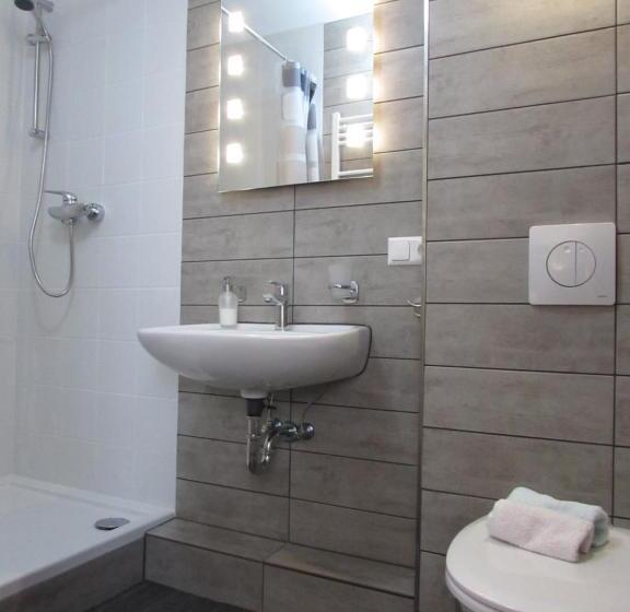 חדר סטנדרט יחיד, 108